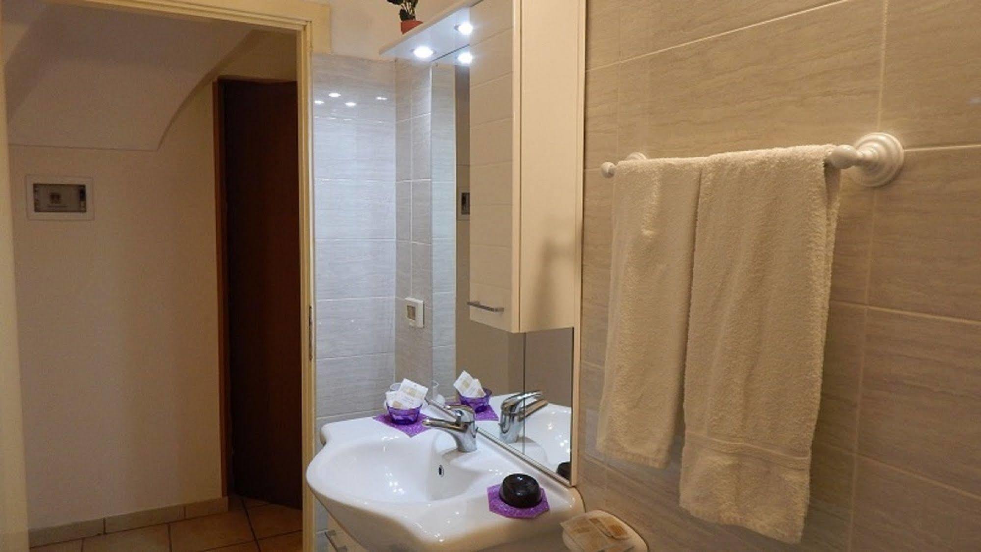 Albatro Rooms Катания Экстерьер фото